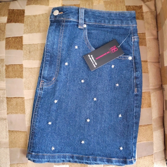 Stud Mini Skirt - Picture 3 of 4